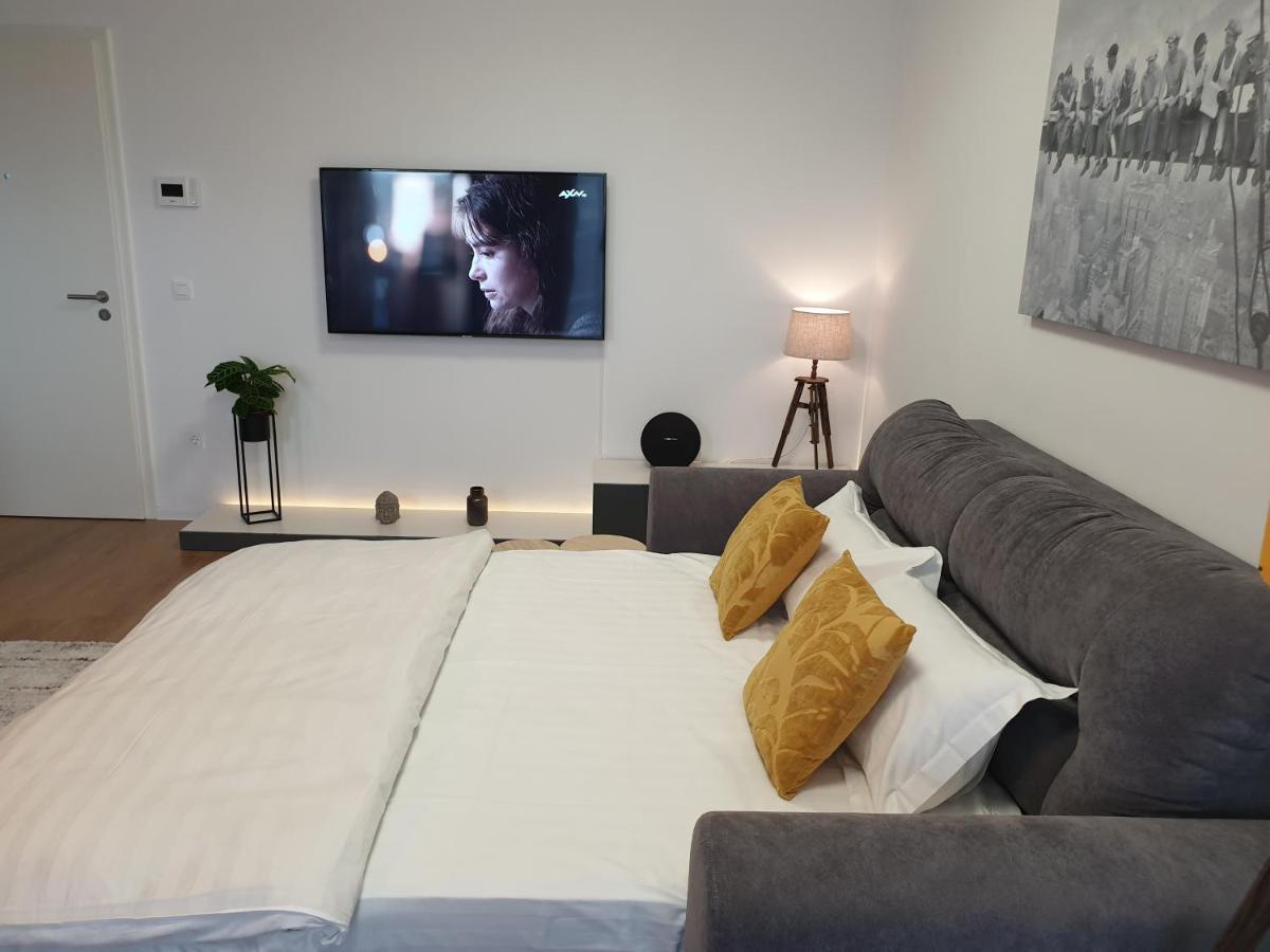 Executive Apartment Avantgarden Coresi บราชอฟ ภายนอก รูปภาพ