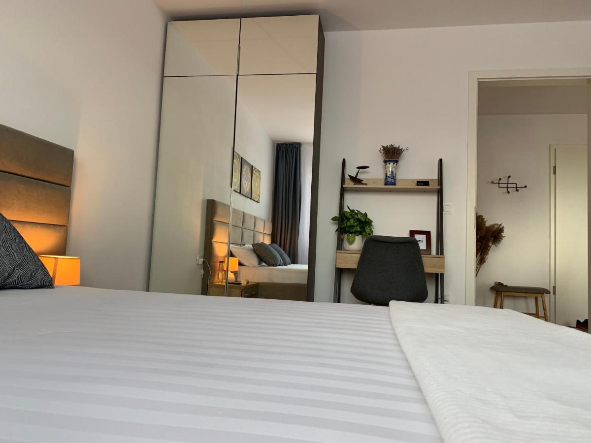 Executive Apartment Avantgarden Coresi บราชอฟ ภายนอก รูปภาพ